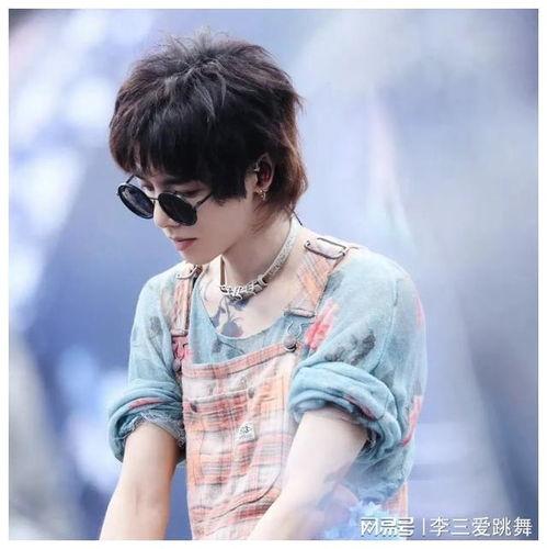 娱乐圈最新小八卦爆料,明星恋情曝光，幕后真相令人震惊！  第2张