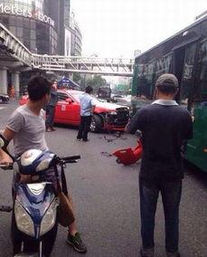 杭州交通事故最新爆料,多车连环相撞,现场情况紧急! 第3张 杭州交通事故最新爆料,多车连环相撞,现场情况紧急! 第3张