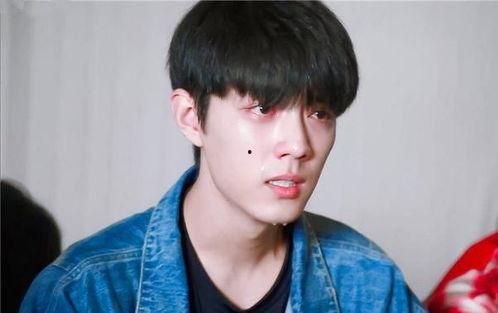 肖战吃瓜的娱乐者,从流量明星到吃瓜娱乐者的华丽转身  第2张