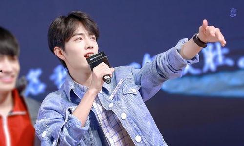 肖战吃瓜的娱乐者,从流量明星到吃瓜娱乐者的华丽转身  第3张